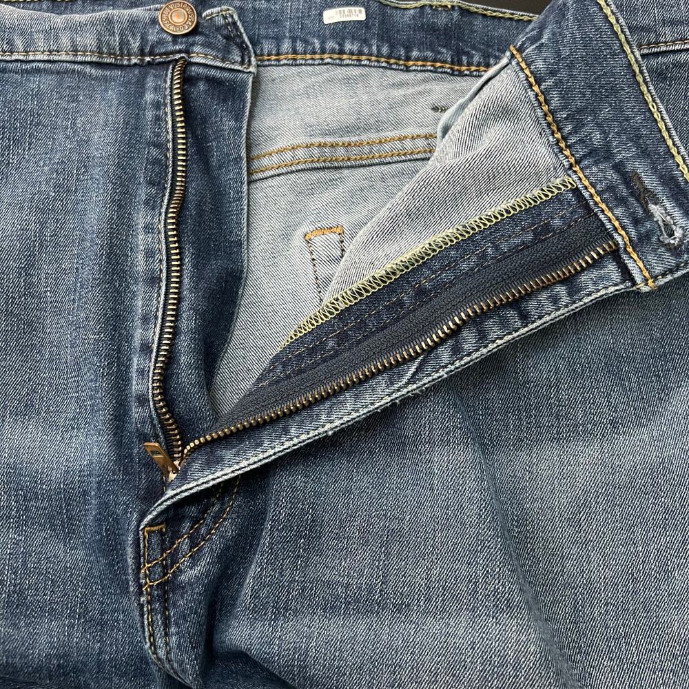 Levi's 505 Straight Leg Relaxed Fit Blue Denim Jeans | Men's Size 42X32 - Picture 3 of 11
